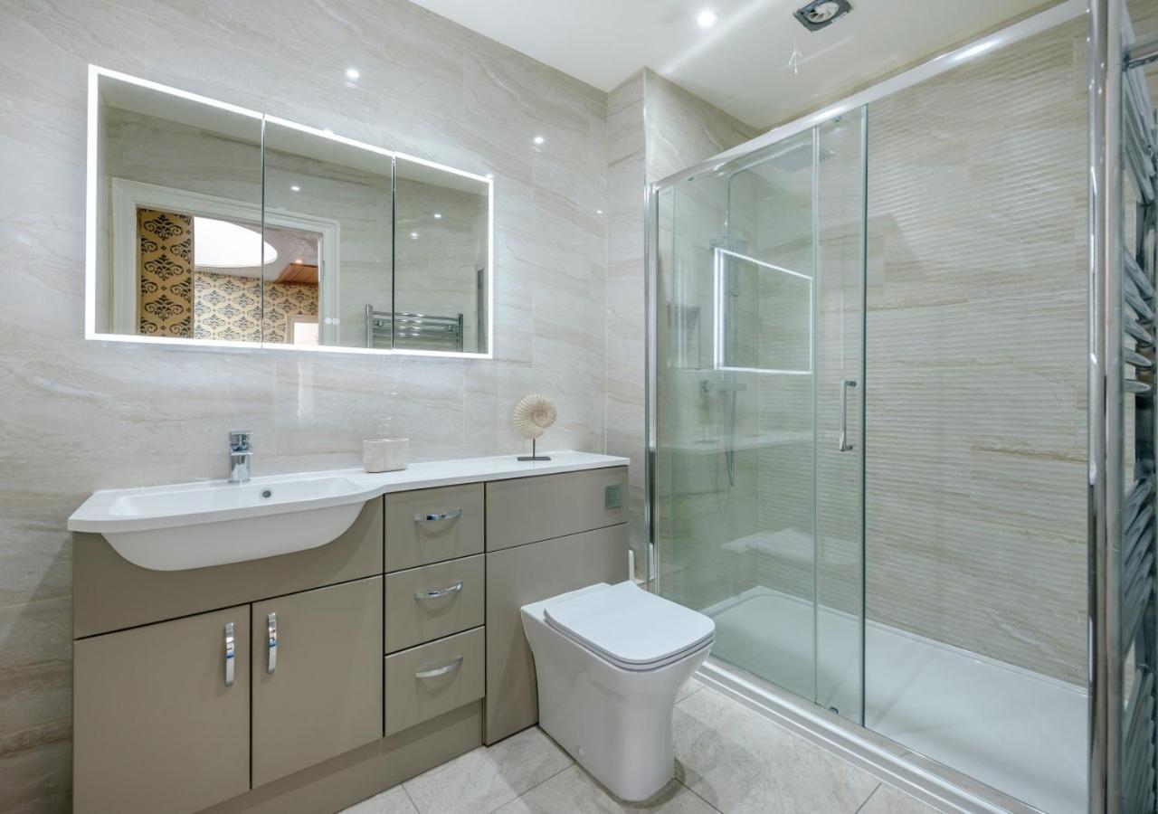 Clifton House Villa Тенби Екстериор снимка