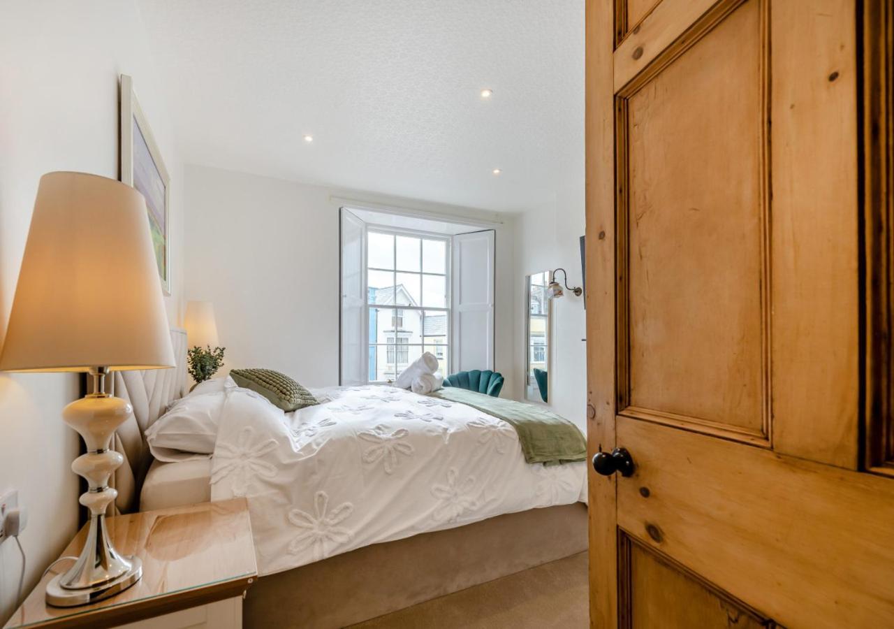 Clifton House Villa Тенби Екстериор снимка