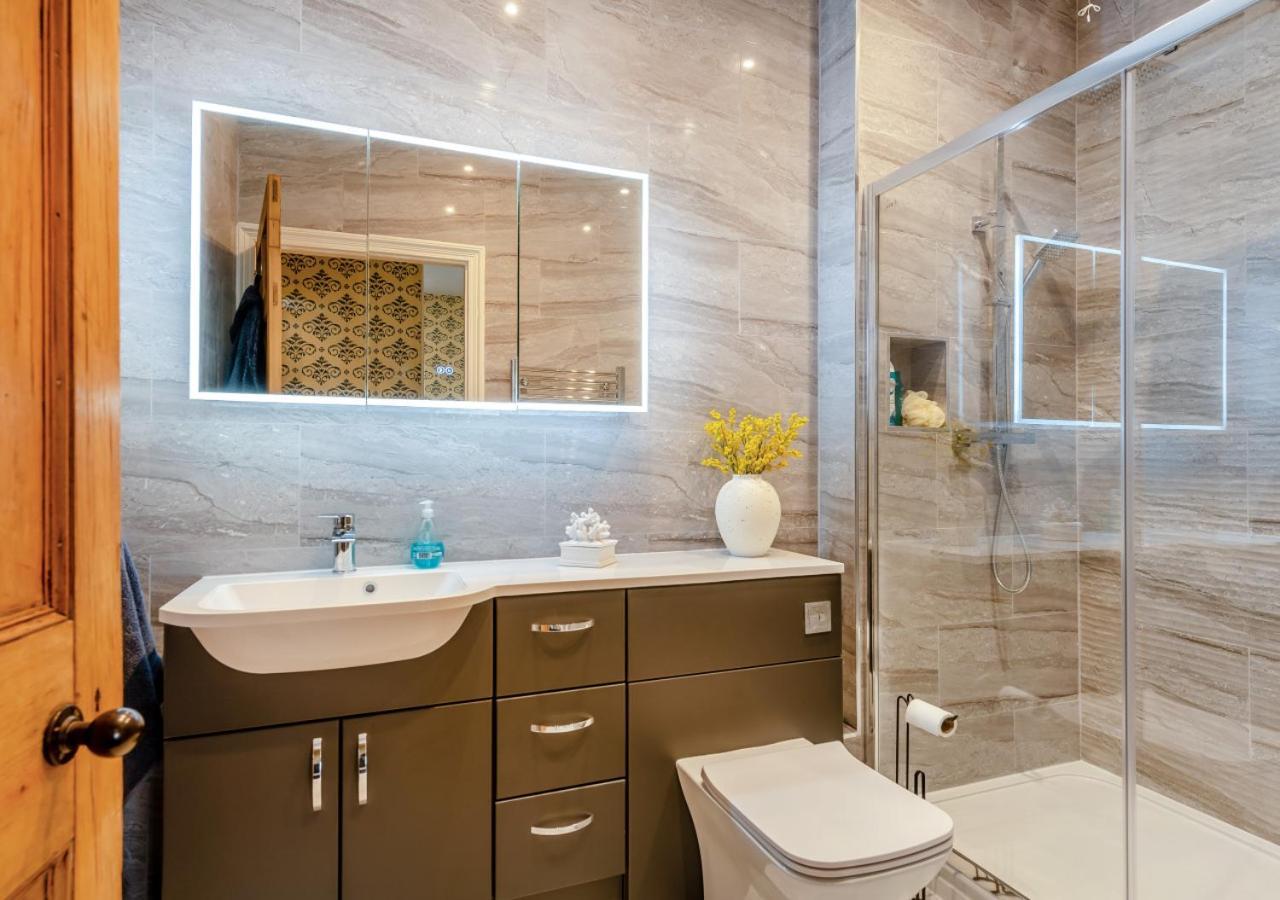 Clifton House Villa Тенби Екстериор снимка