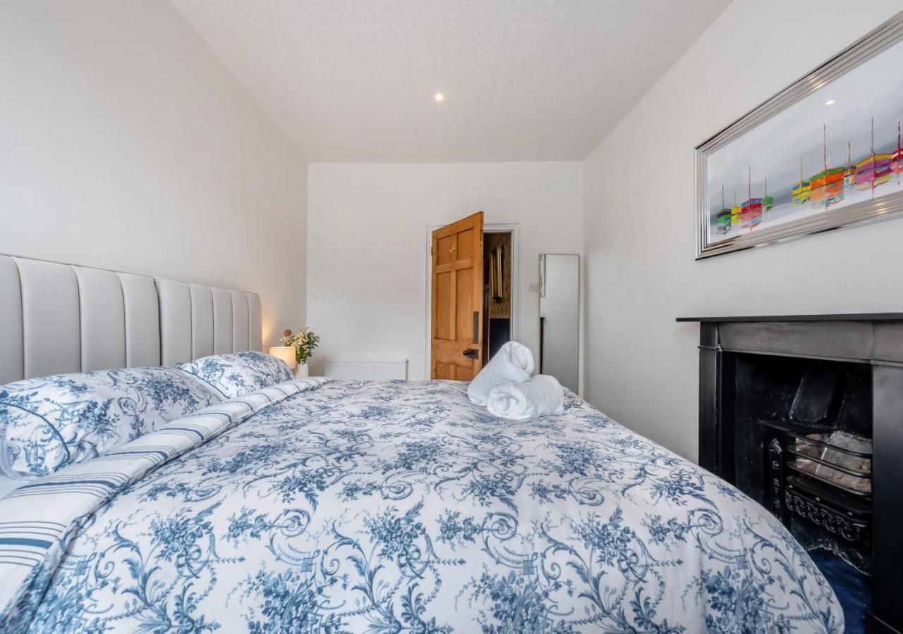 Clifton House Villa Тенби Екстериор снимка